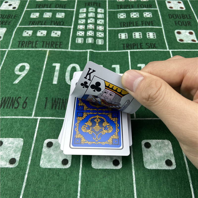 New 2pcs Playing Cards  Plasti - огляд і ціна Board Game Yearbook