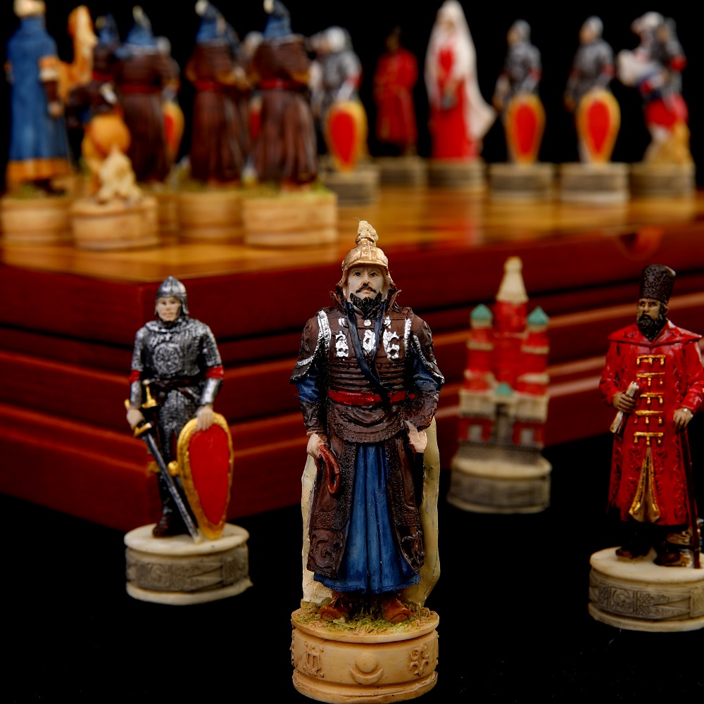 War-themed Chess Set Genghis K - огляд і ціна Board Game Yearbook