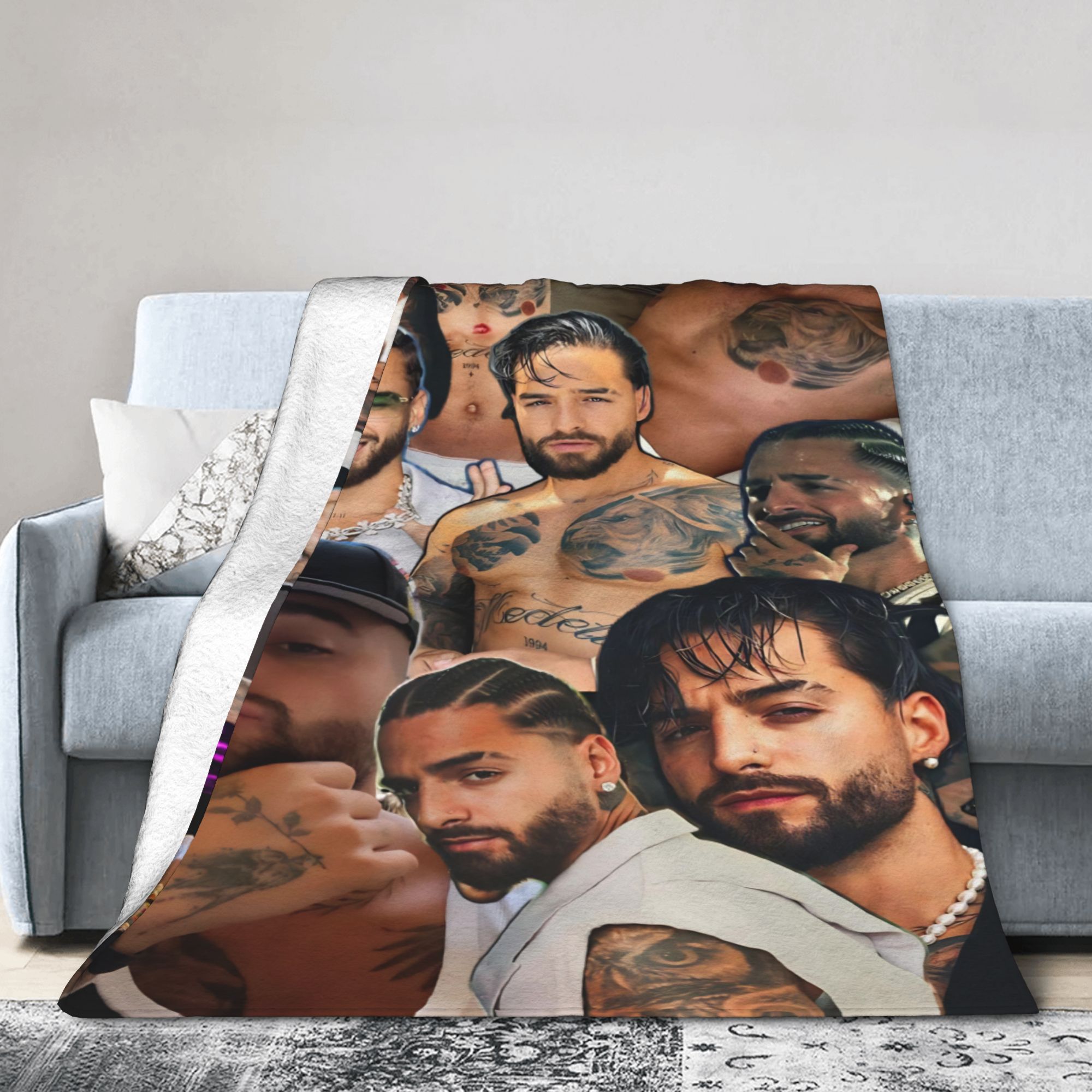 Maluma Colombian Singer Photo  - огляд і ціна Board Game Halma